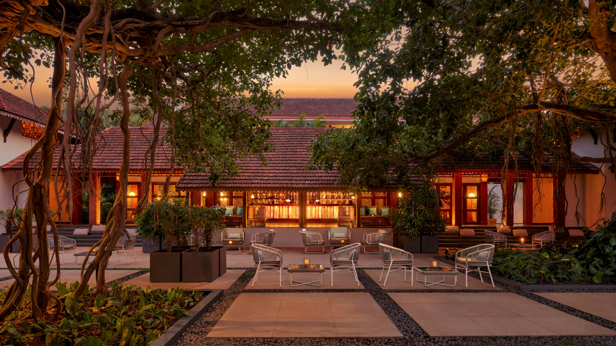 exterior courtyard dining area