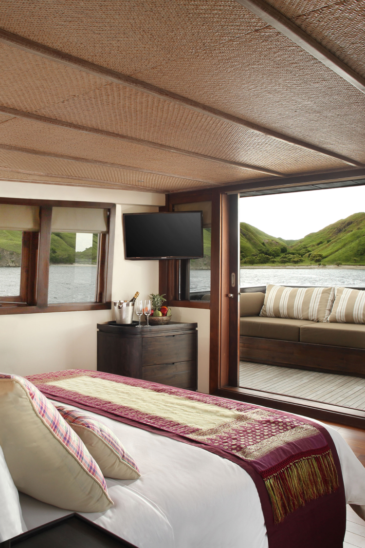 Master suite on boat.